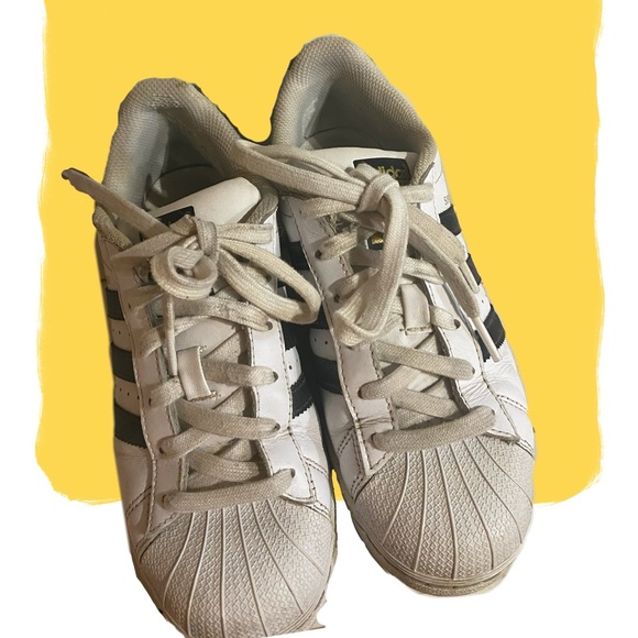 Adidas Original Superstars - Kids size 4.5 = Women’s US size 6 - Picture 8 of 8